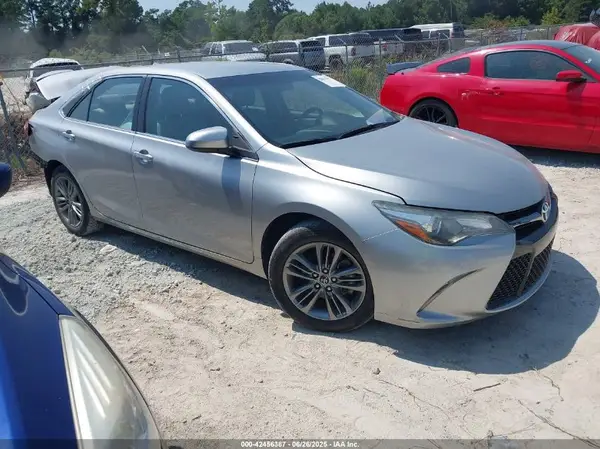 4T1BF1FK5GU152179 2016 TOYOTA CAMRY - Image 1