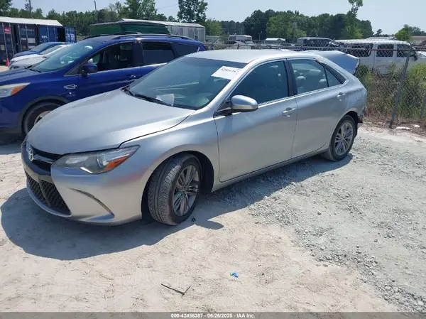 4T1BF1FK5GU152179 2016 TOYOTA CAMRY - Image 2