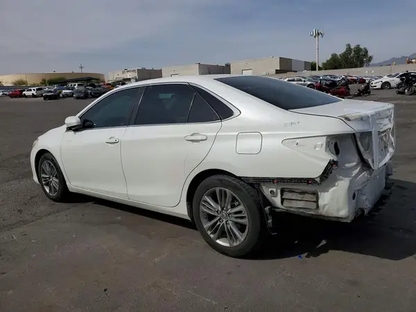 4T1BF1FK5GU153865 2016 TOYOTA CAMRY - Image 2