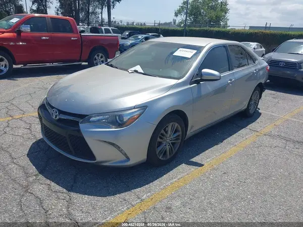 4T1BF1FK5GU156281 2016 TOYOTA CAMRY - Image 2