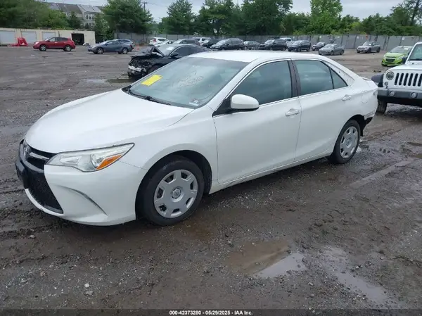 4T1BF1FK5GU158905 2016 TOYOTA CAMRY - Image 2