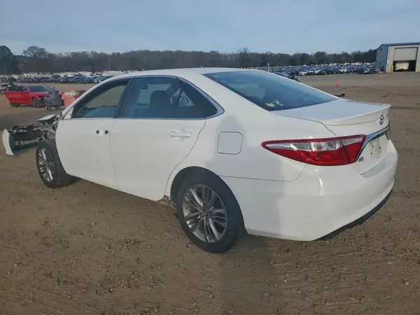 4T1BF1FK5GU159388 2016 TOYOTA CAMRY - Image 2