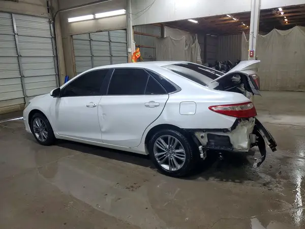 4T1BF1FK5GU160363 2016 TOYOTA CAMRY - Image 2