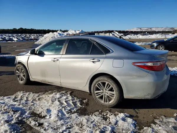 4T1BF1FK5GU162193 2016 TOYOTA CAMRY - Image 2