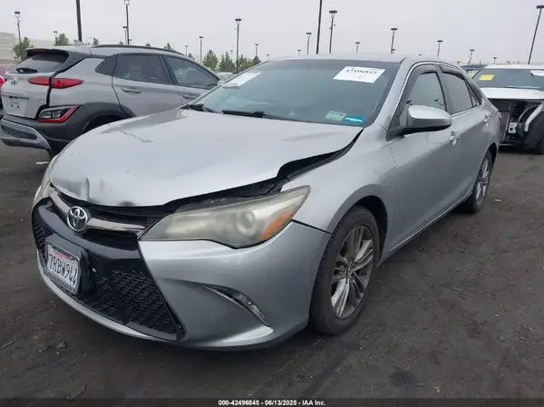 4T1BF1FK5GU164624 2016 TOYOTA CAMRY - Image 2