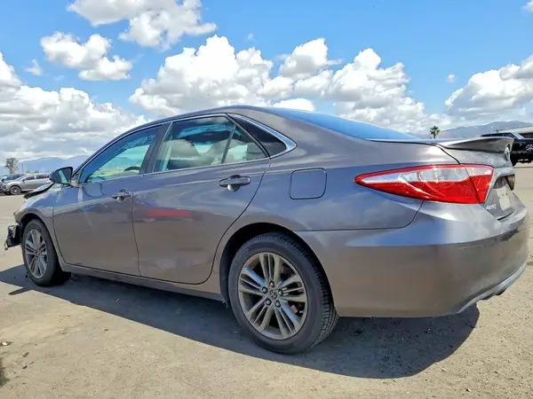 4T1BF1FK5GU165210 2016 TOYOTA CAMRY - Image 2