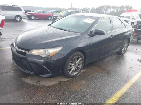 4T1BF1FK5GU167667 2016 TOYOTA CAMRY - Image 2