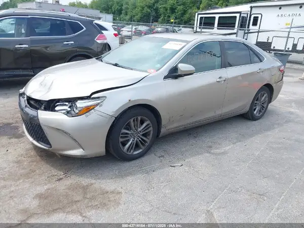 4T1BF1FK5GU170682 2016 TOYOTA CAMRY - Image 2