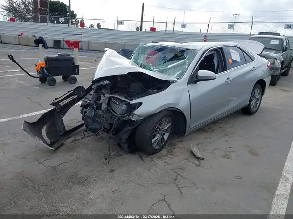 4T1BF1FK5GU173145 2016 TOYOTA CAMRY - Image 2