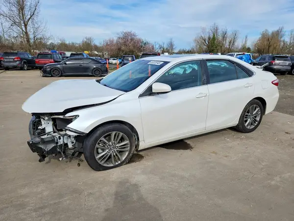 4T1BF1FK5GU173341 2016 TOYOTA CAMRY - Image 1