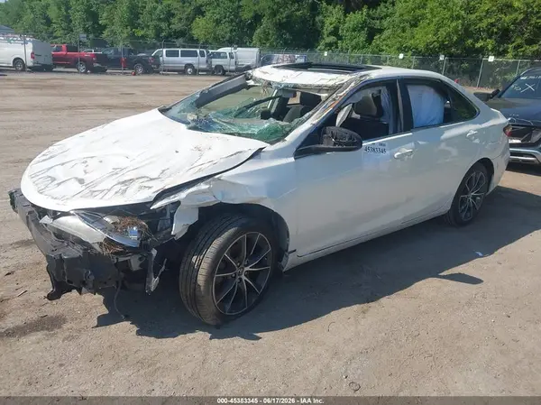 4T1BF1FK5GU174523 2016 TOYOTA CAMRY - Image 2