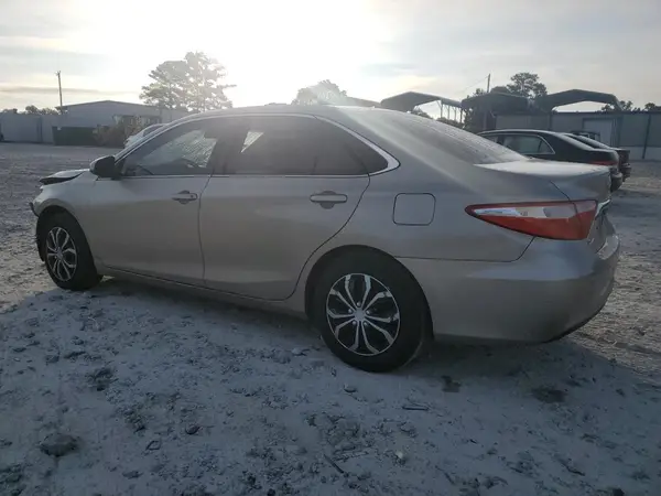 4T1BF1FK5GU174621 2016 TOYOTA CAMRY - Image 2