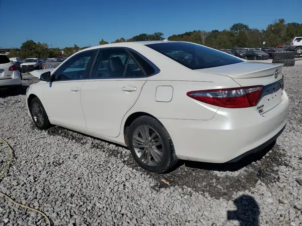 4T1BF1FK5GU175266 2016 TOYOTA CAMRY - Image 2