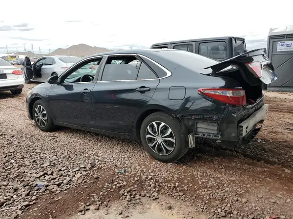4T1BF1FK5GU177129 2016 TOYOTA CAMRY - Image 2