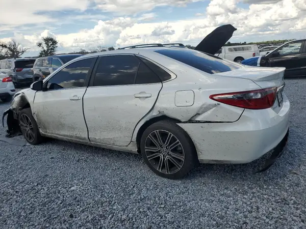 4T1BF1FK5GU177132 2016 TOYOTA CAMRY - Image 2