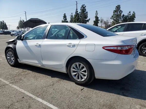 4T1BF1FK5GU178149 2016 TOYOTA CAMRY - Image 2
