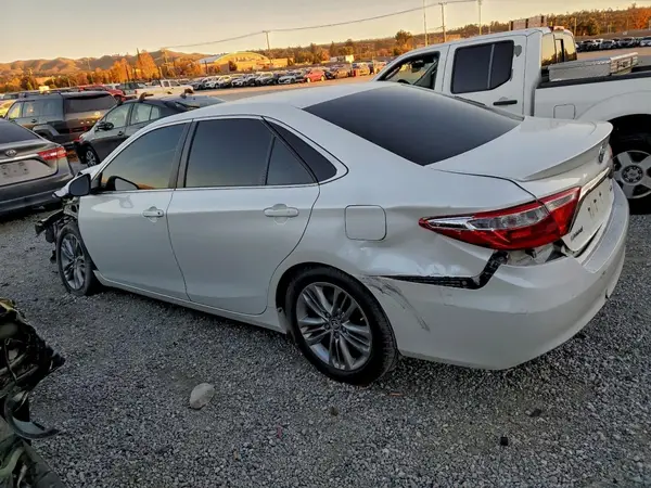 4T1BF1FK5GU179432 2016 TOYOTA CAMRY - Image 2