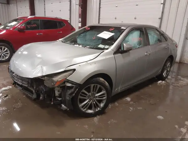 4T1BF1FK5GU180872 2016 TOYOTA CAMRY - Image 2