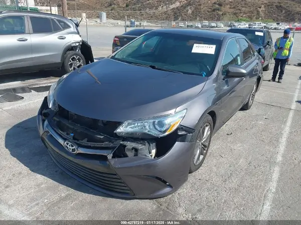 4T1BF1FK5GU181374 2016 TOYOTA CAMRY - Image 2