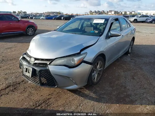 4T1BF1FK5GU184064 2016 TOYOTA CAMRY - Image 2