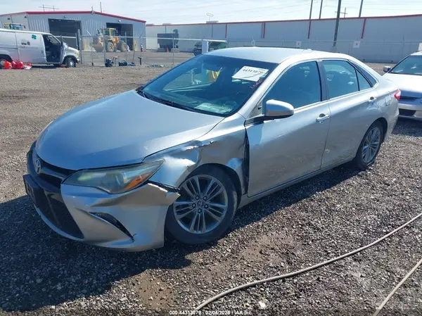 4T1BF1FK5GU185053 2016 TOYOTA CAMRY - Image 2