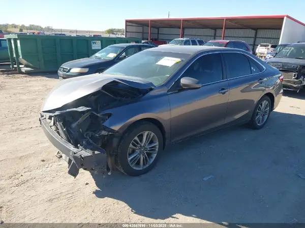 4T1BF1FK5GU185358 2016 TOYOTA CAMRY - Image 2