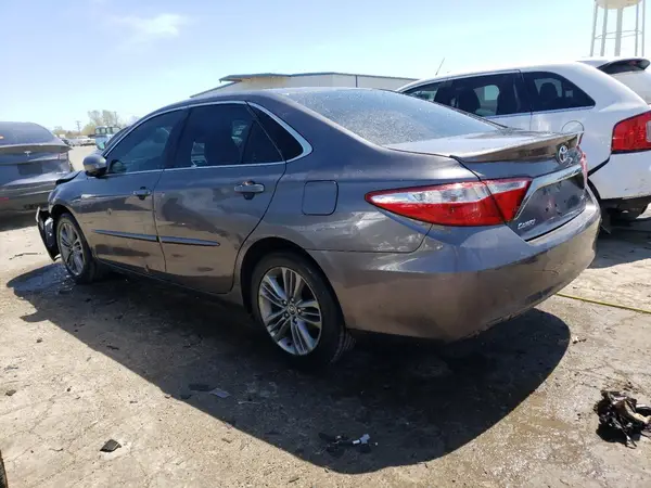 4T1BF1FK5GU186638 2016 TOYOTA CAMRY - Image 2