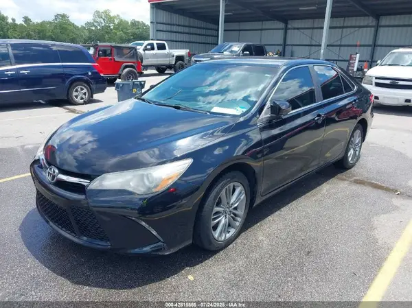 4T1BF1FK5GU187305 2016 TOYOTA CAMRY - Image 2