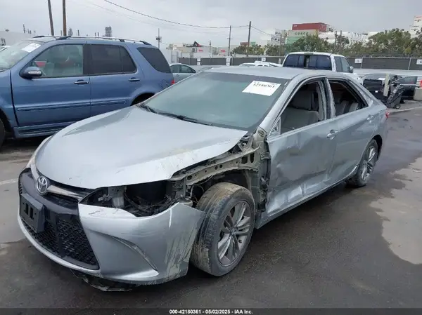 4T1BF1FK5GU187577 2016 TOYOTA CAMRY - Image 2