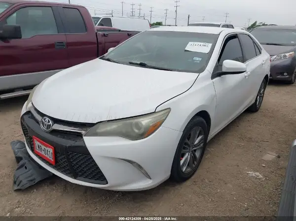 4T1BF1FK5GU188874 2016 TOYOTA CAMRY - Image 2