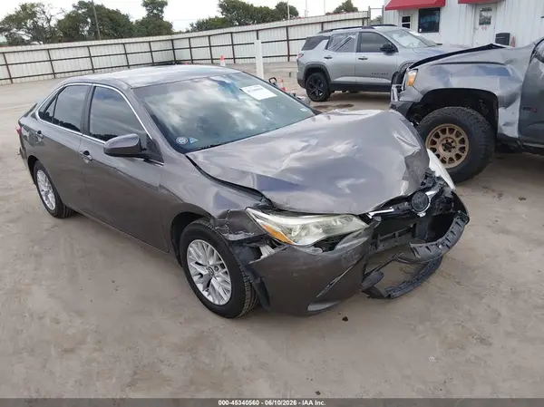 4T1BF1FK5GU188972 2016 TOYOTA CAMRY - Image 1
