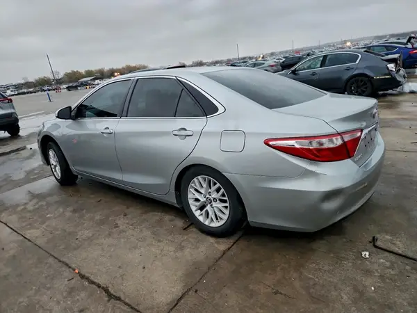 4T1BF1FK5GU191919 2016 TOYOTA CAMRY - Image 2