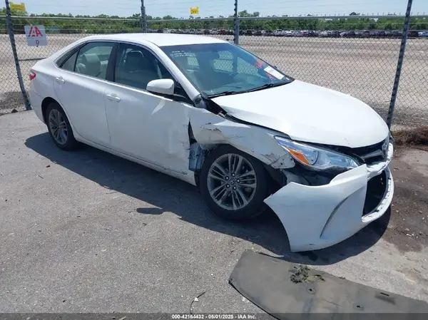 4T1BF1FK5GU193525 2016 TOYOTA CAMRY - Image 1