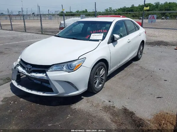 4T1BF1FK5GU193525 2016 TOYOTA CAMRY - Image 2