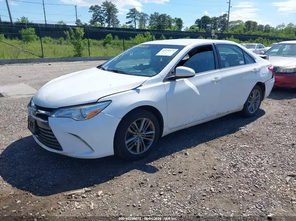 4T1BF1FK5GU193895 2016 TOYOTA CAMRY - Image 2