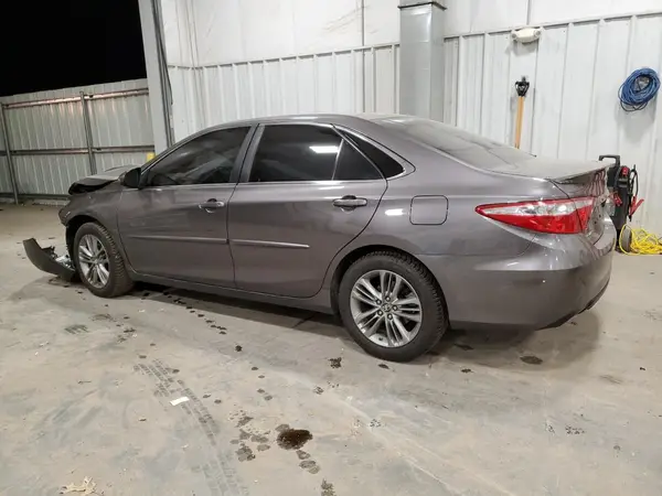 4T1BF1FK5GU194335 2016 TOYOTA CAMRY - Image 2