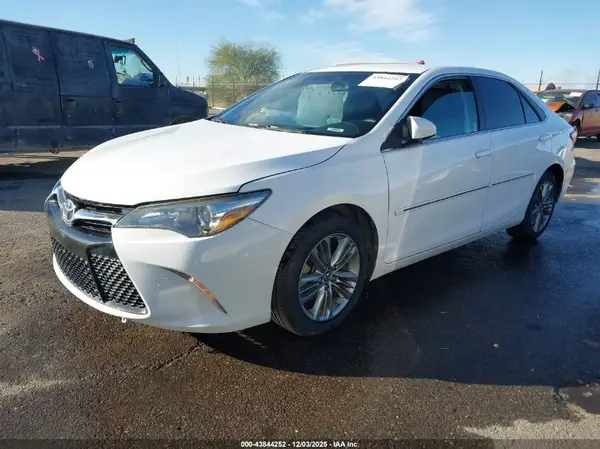 4T1BF1FK5GU194934 2016 TOYOTA CAMRY - Image 2