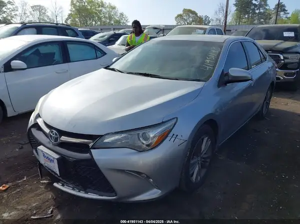 4T1BF1FK5GU195372 2016 TOYOTA CAMRY - Image 2