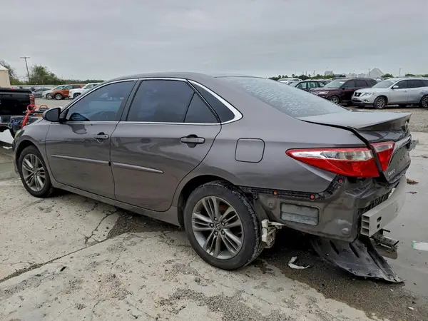 4T1BF1FK5GU197218 2016 TOYOTA CAMRY - Image 2