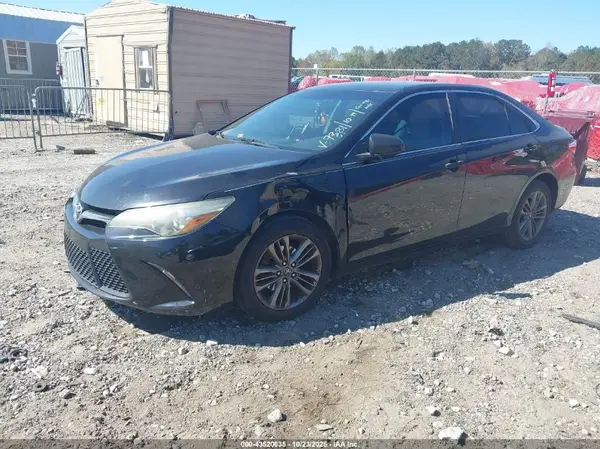 4T1BF1FK5GU197381 2016 TOYOTA CAMRY - Image 2