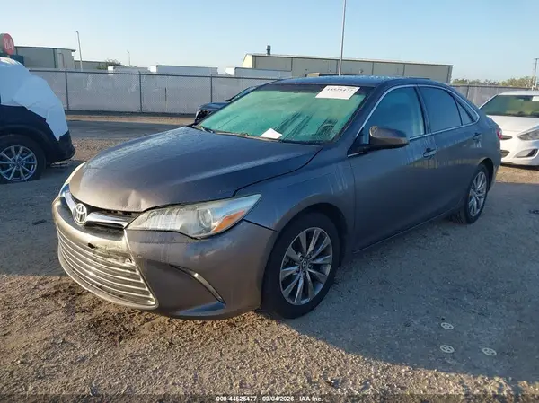 4T1BF1FK5GU200179 2016 TOYOTA CAMRY - Image 2