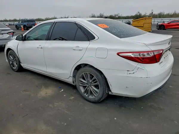 4T1BF1FK5GU201168 2016 TOYOTA CAMRY - Image 2