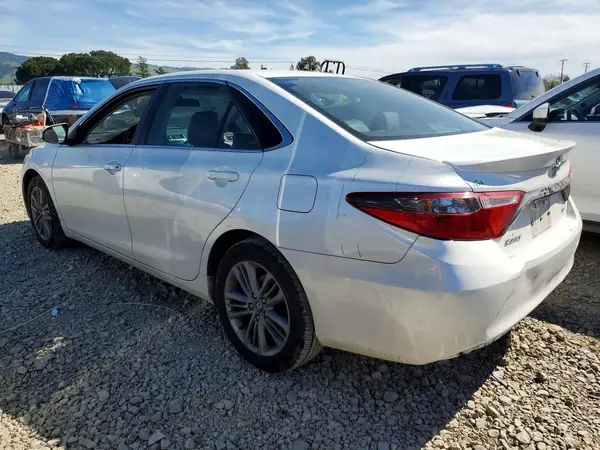 4T1BF1FK5GU204751 2016 TOYOTA CAMRY - Image 2