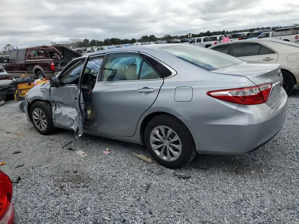 4T1BF1FK5GU205799 2016 TOYOTA CAMRY - Image 2