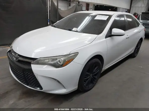 4T1BF1FK5GU212719 2016 TOYOTA CAMRY - Image 2
