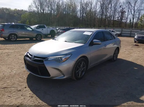 4T1BF1FK5GU212784 2016 TOYOTA CAMRY - Image 2
