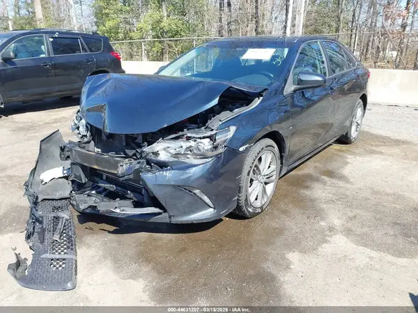 4T1BF1FK5GU221033 2016 TOYOTA CAMRY - Image 2