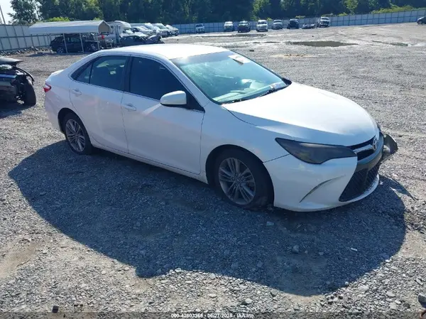 4T1BF1FK5GU221789 2016 TOYOTA CAMRY - Image 1