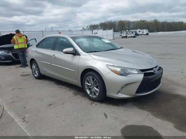 4T1BF1FK5GU222134 2016 TOYOTA CAMRY - Image 1