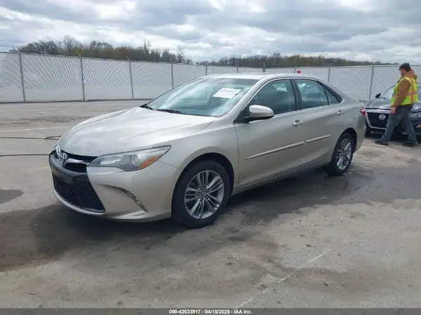 4T1BF1FK5GU222134 2016 TOYOTA CAMRY - Image 2